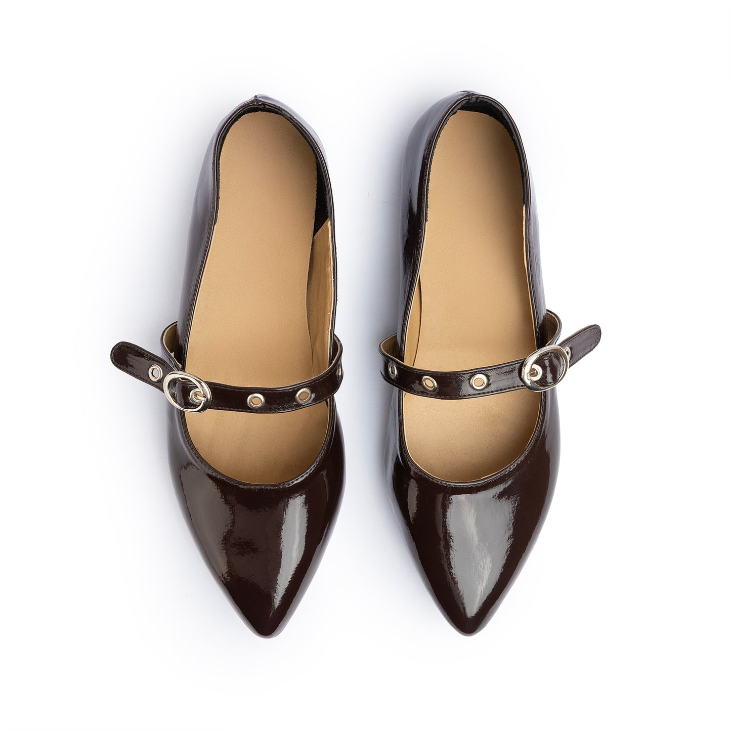 Single Grommet Strap Pointy Ballerina Vernis In Brown