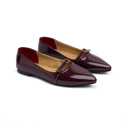 Single Buckle Strap Pointy Ballerina Vernis In Burgundy